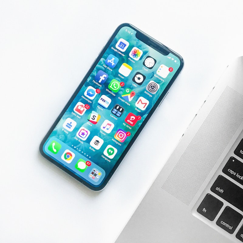 Smartphone mit Messaging‑App